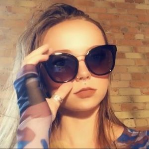 GUESS CAT EYE SUNNIES